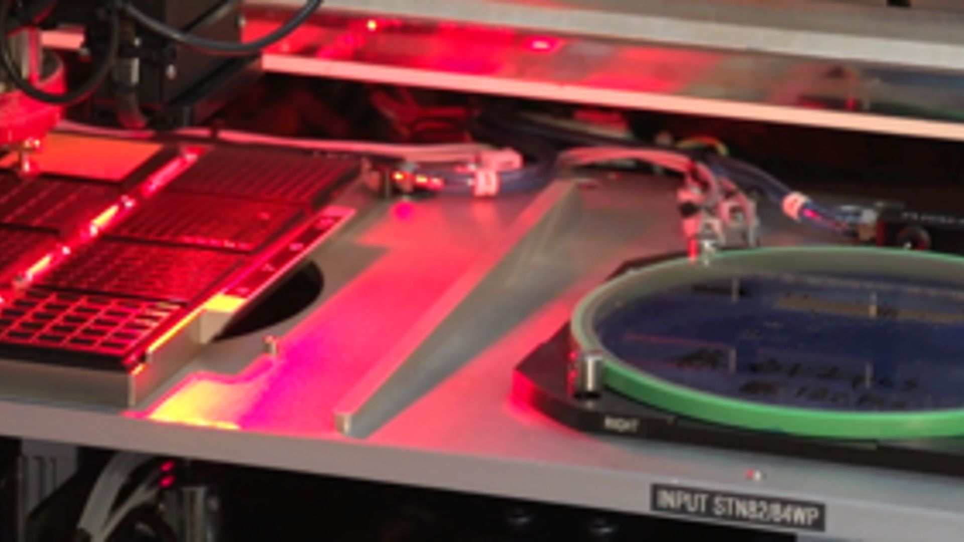 MRSI-HVM die bonder wafer