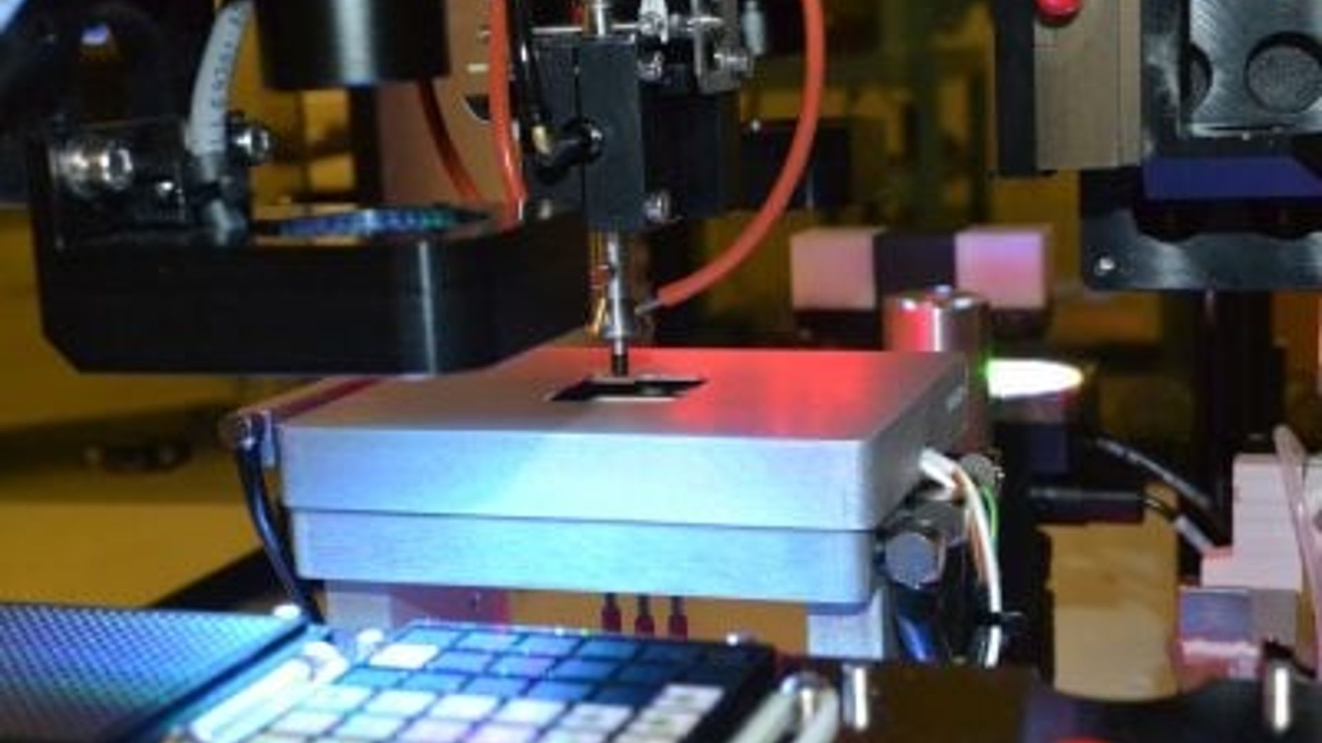 脉冲加热快升共晶台