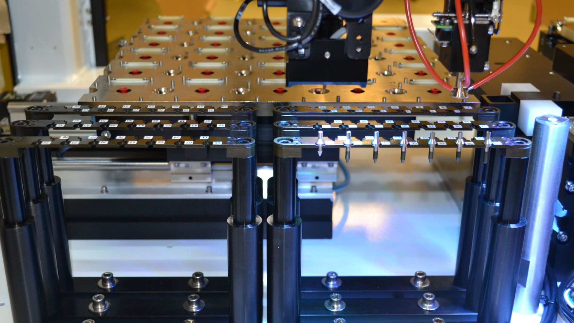 MRSI-705 with 6 tool banks and 78 tools total