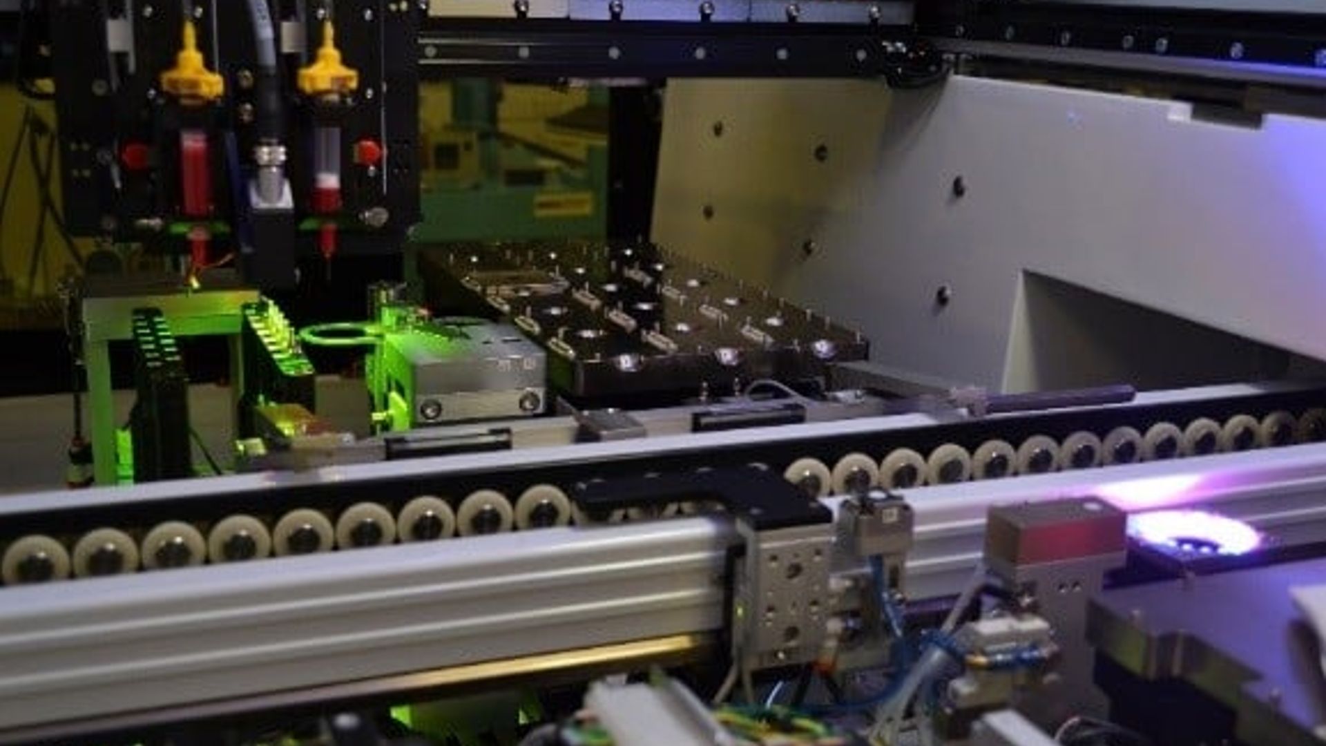 3 Micron Flip-chip Die Bonders