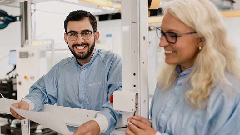 Key financials, share information, insiders and ownership.